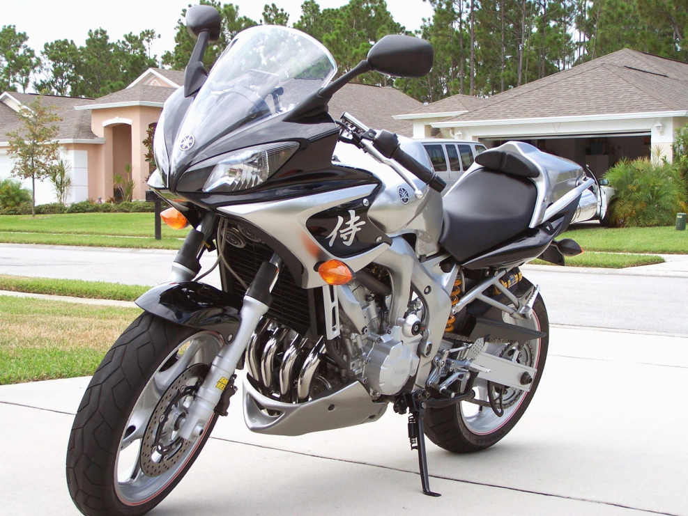 Yamaha FZ 2004