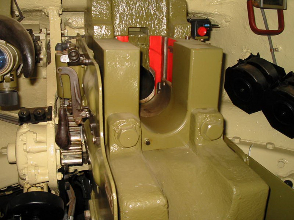 Т 34-85 внутри танка
