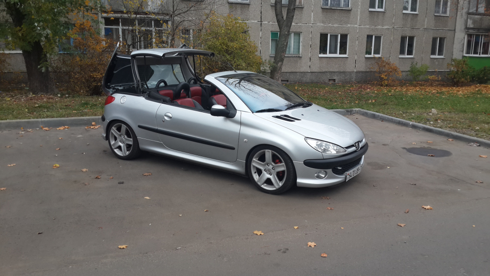 Черная крыша Пежо 206cc