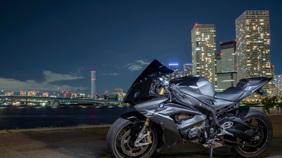 BMW s1000rr ночью