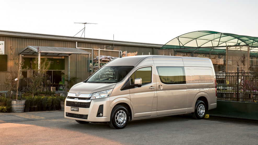 Микроавтобус Toyota Hiace 2019