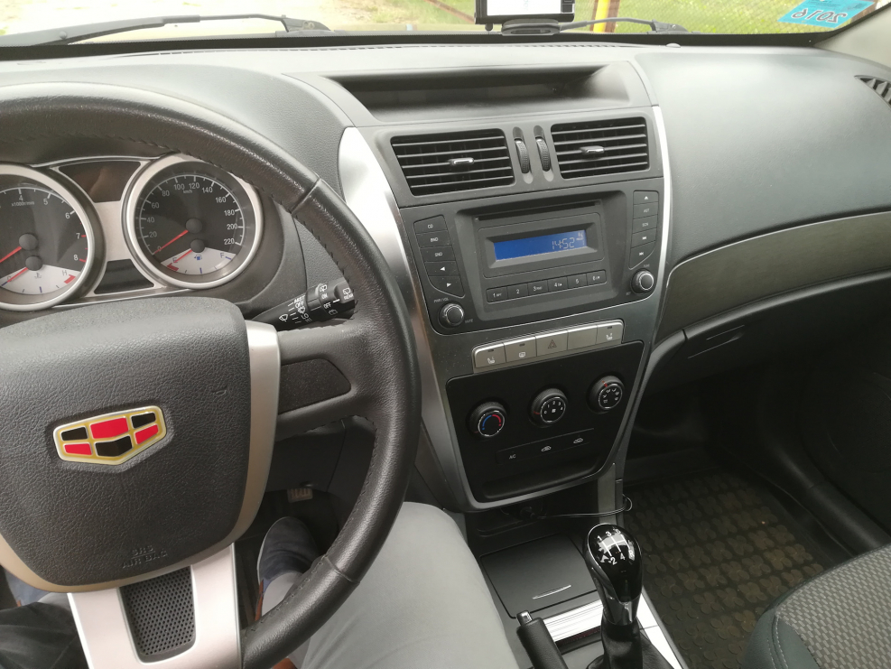 Geely Emgrand x7 салон