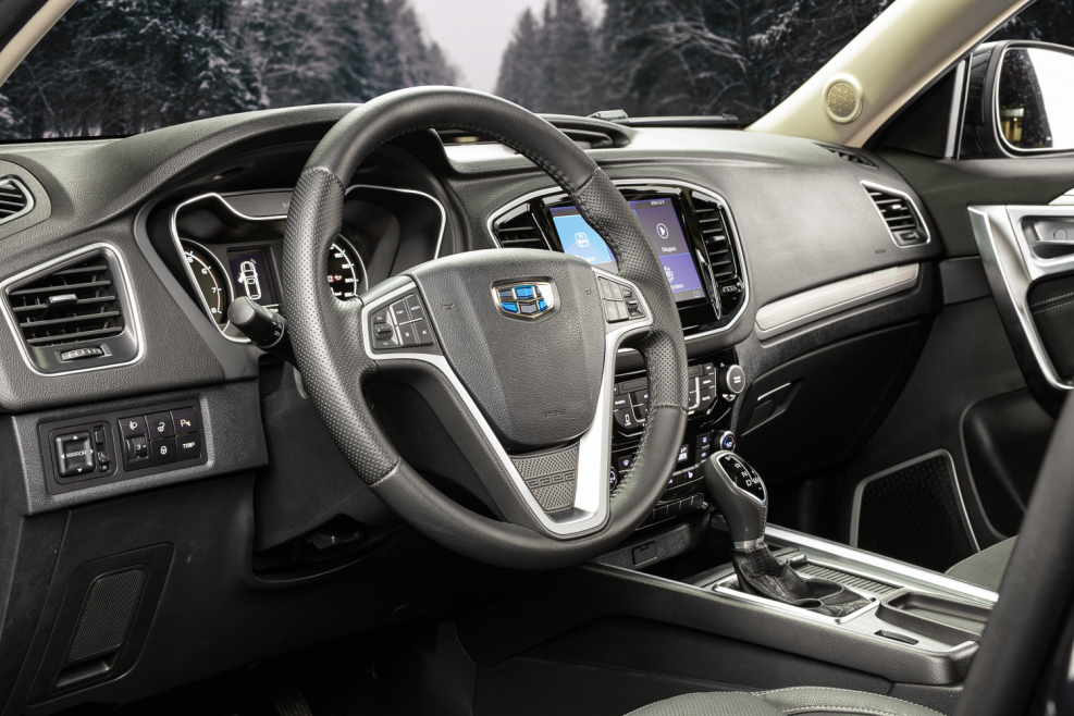 Geely Emgrand x7 салон