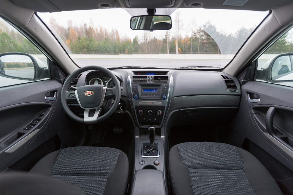 Geely Emgrand 7 салон