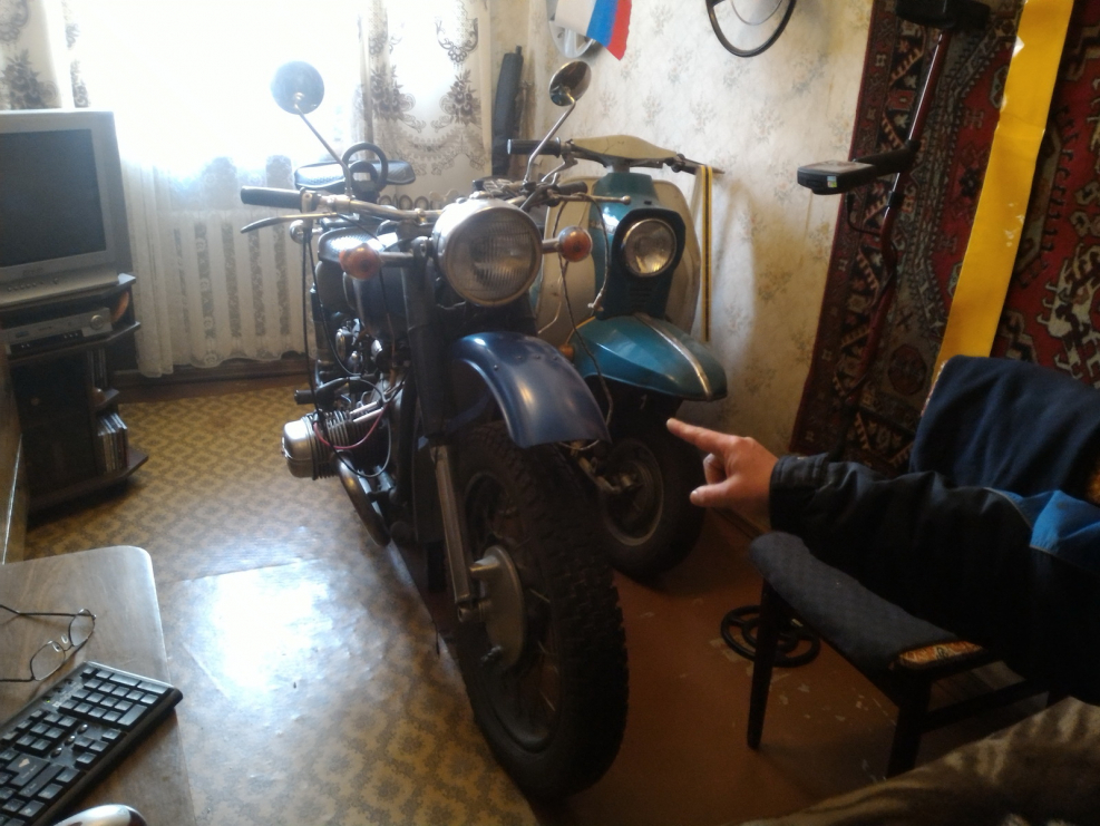 Байк в квартире