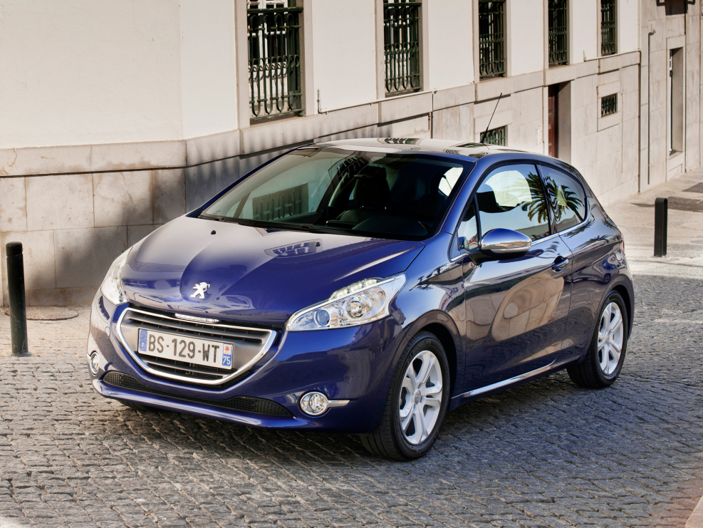 Peugeot e-208