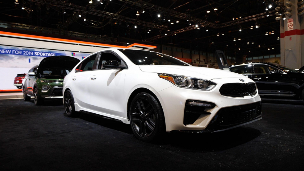 Kia Cerato gt line 2019 белая