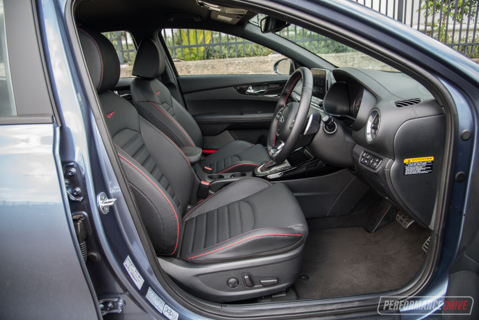 Kia Cerato 4 gt line Plus салон