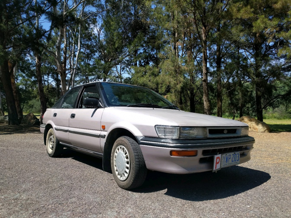 Toyota Corolla 1992 белая