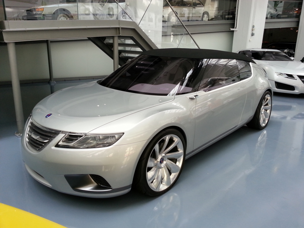 Машина Saab 2015
