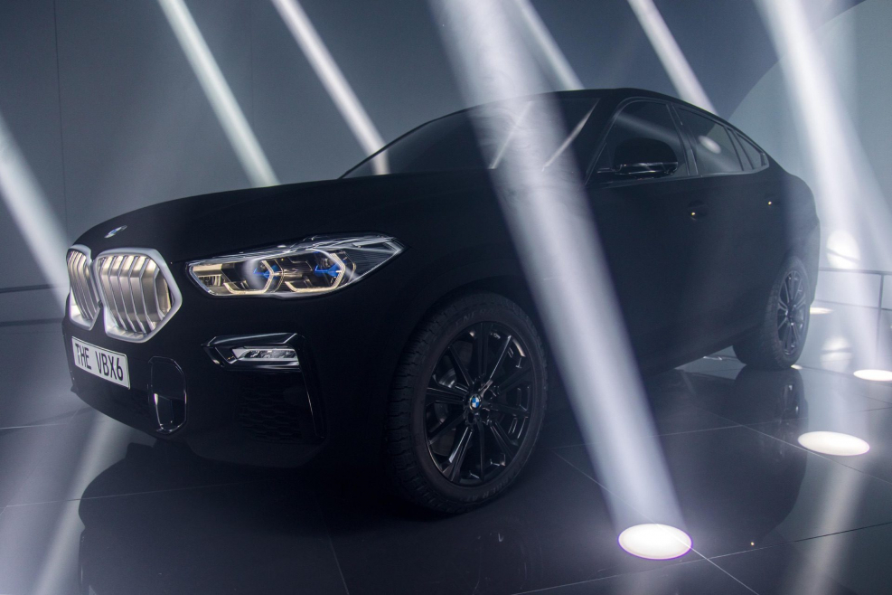 BMW x6 Black Vantablack