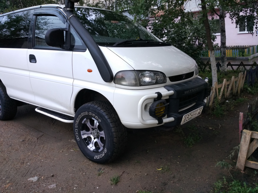 Mitsubishi l400 2000
