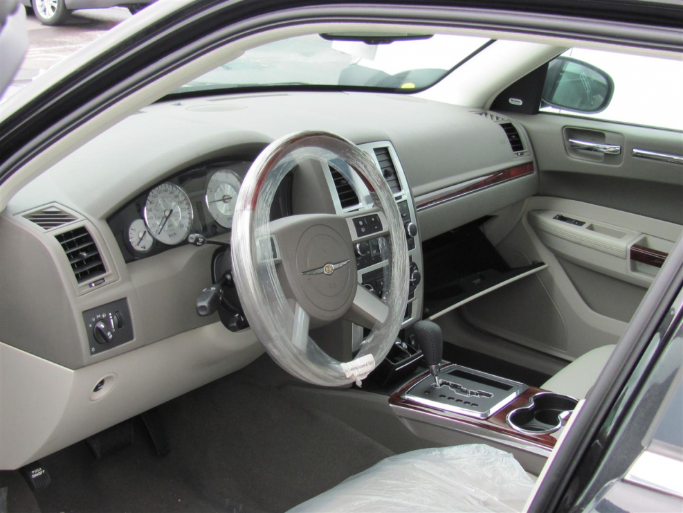 Chrysler 300c 2008 салон