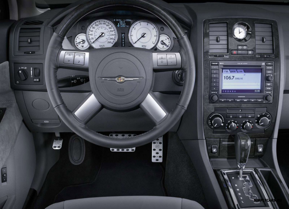 Chrysler 300 салон