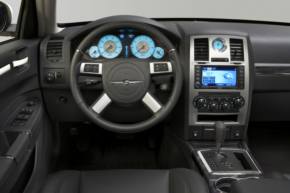 Chrysler 300 c 2010 Interior