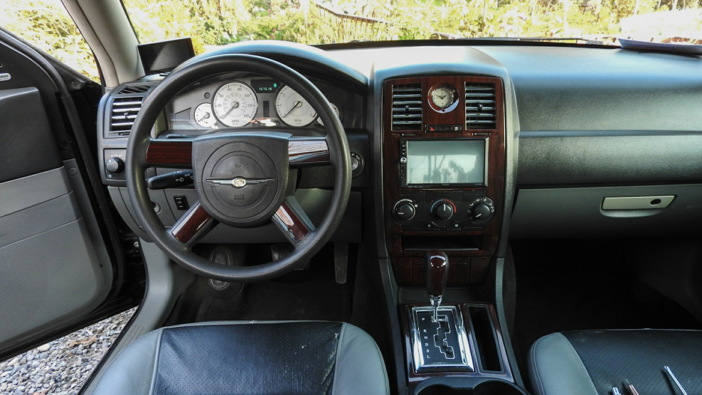 Chrysler 300 салон