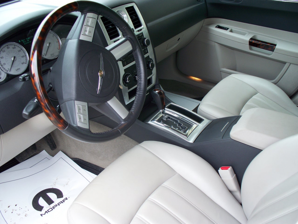 Chrysler 300c Interior