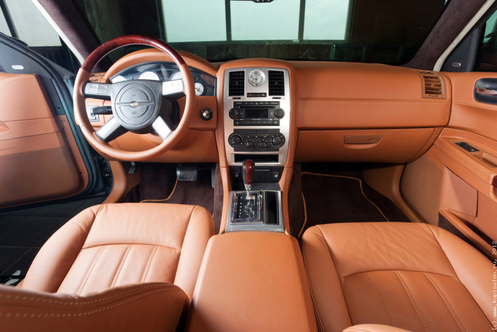 Chrysler 300c салон