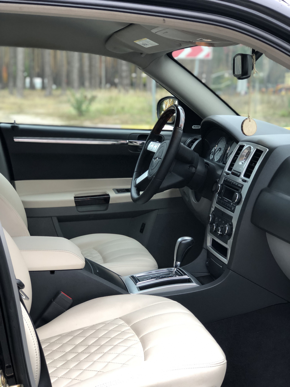 Chrysler 300c 2.7 салон