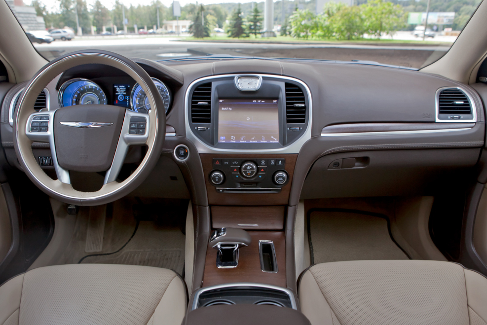 Chrysler 300 салон