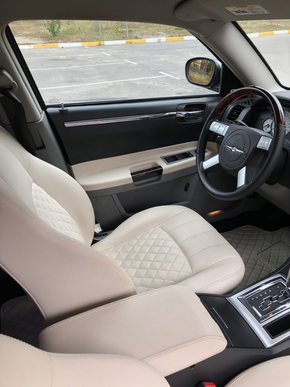 Chrysler 300 салон