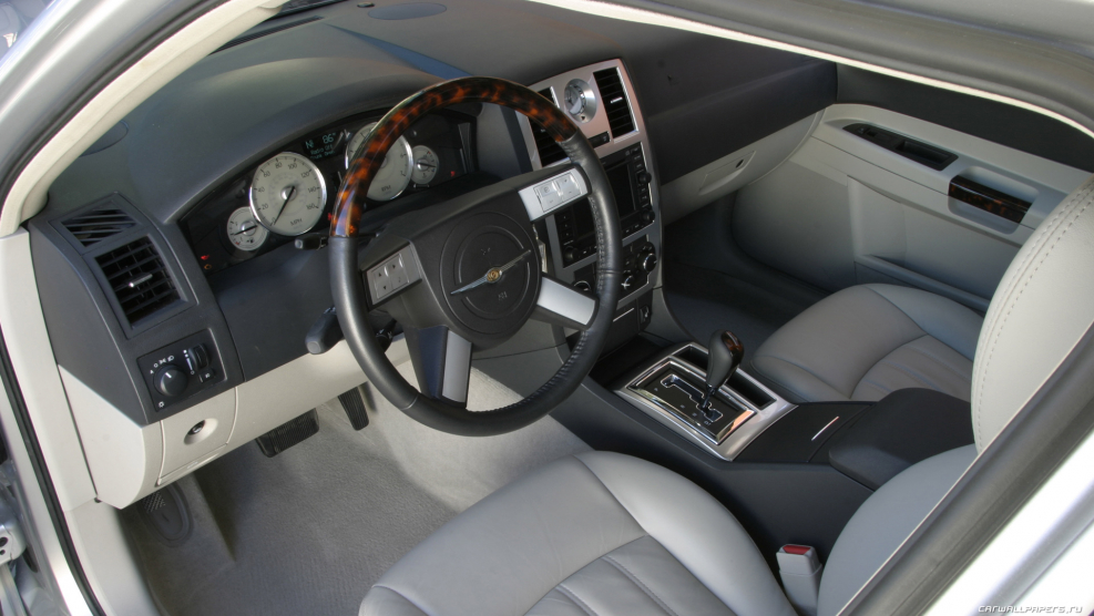 Chrysler 300c 2005 салон
