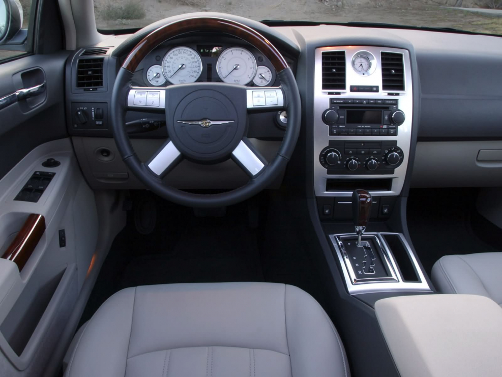 Chrysler 300c салон