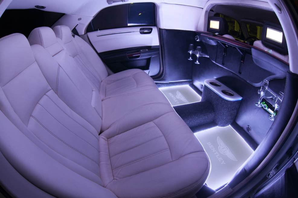 Крайслер 300с салон Maybach