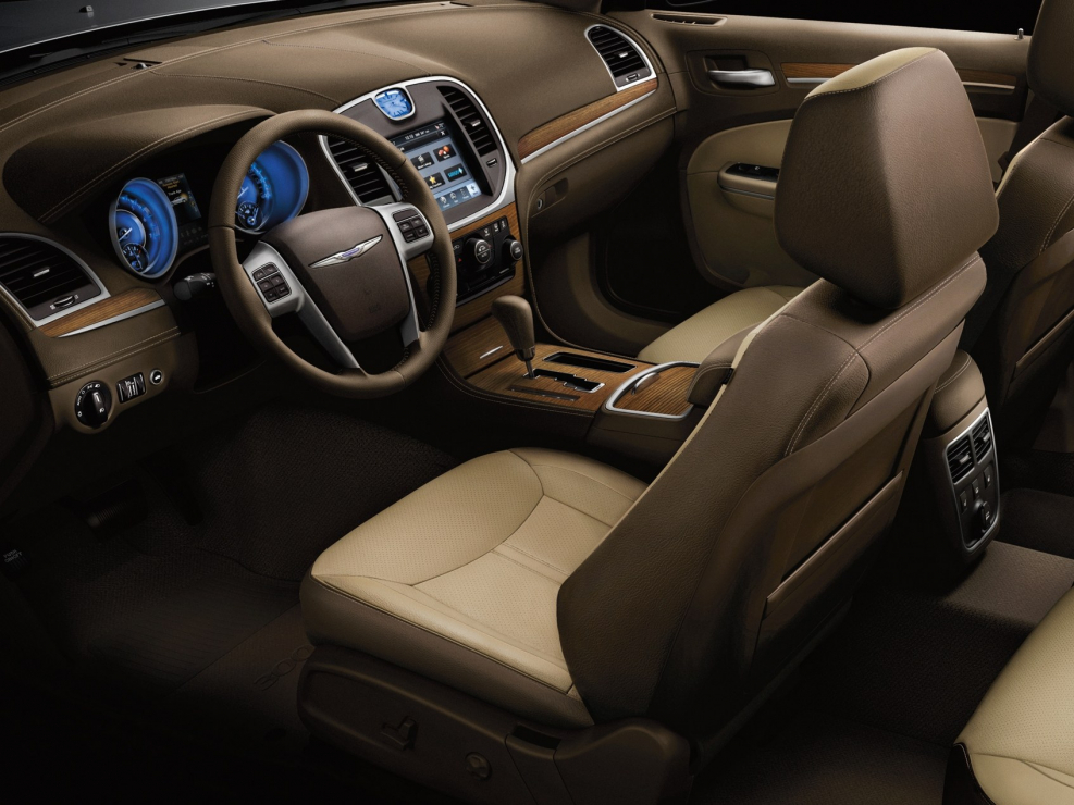 Chrysler 300c салон
