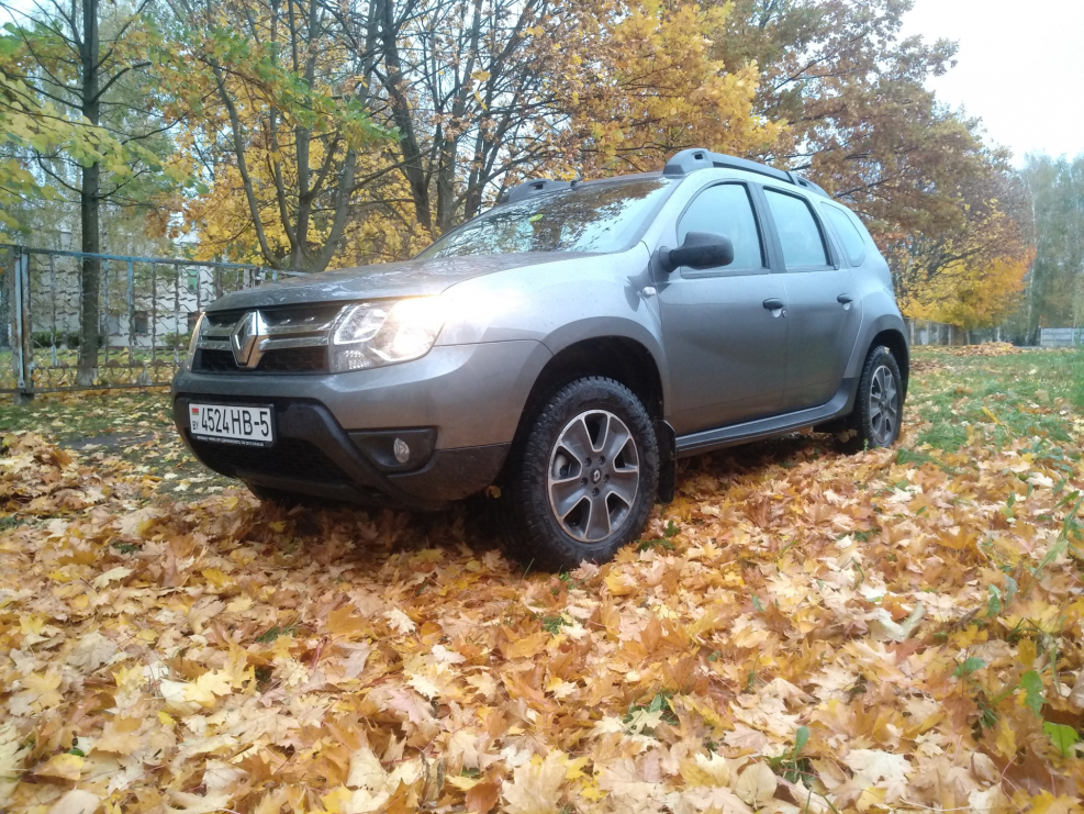 Renault Duster серый