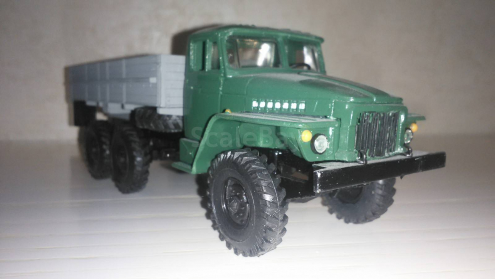 Игрушка Урал 4320 самосвал