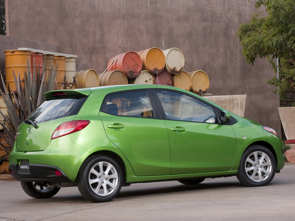 Mazda 2 хэтчбек