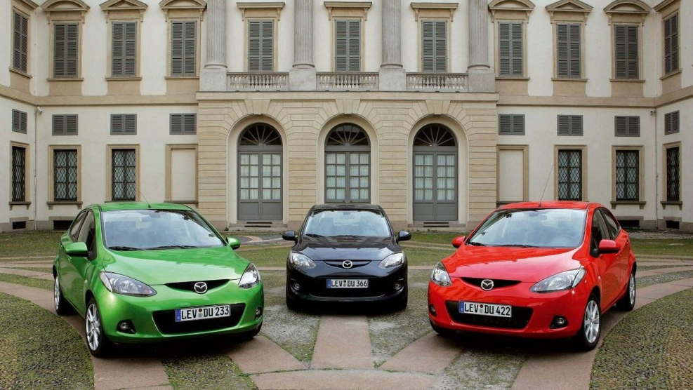 Mazda 2 хэтчбек 2010