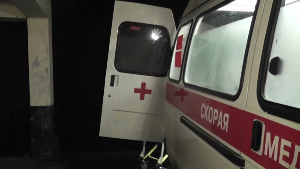 Машина скорой помощи ночью