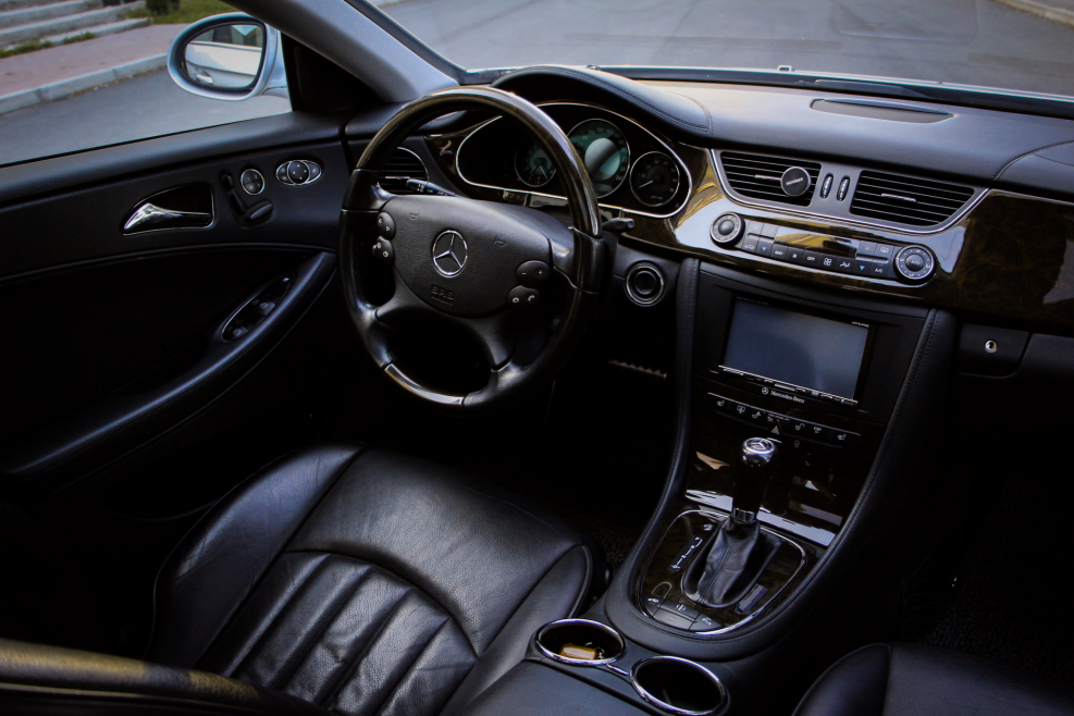 Mercedes Benz CLS 219 салон