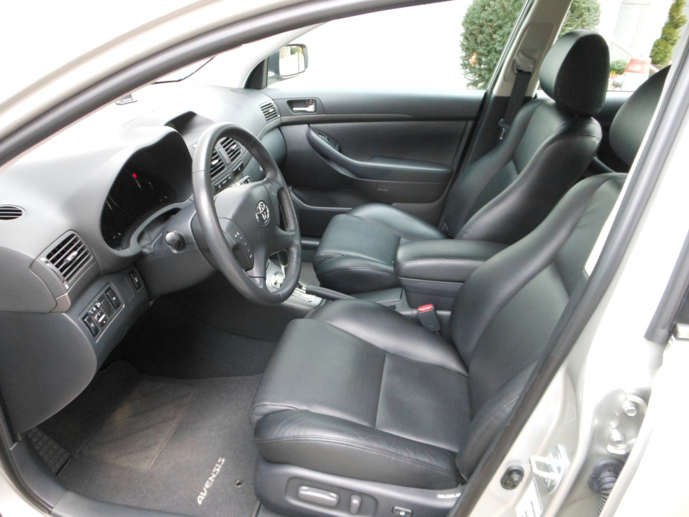 Avensis 2007 салон