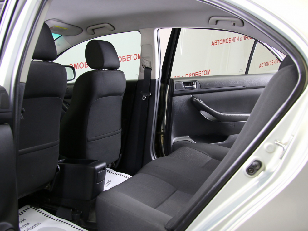 Toyota Avensis 2007 салон