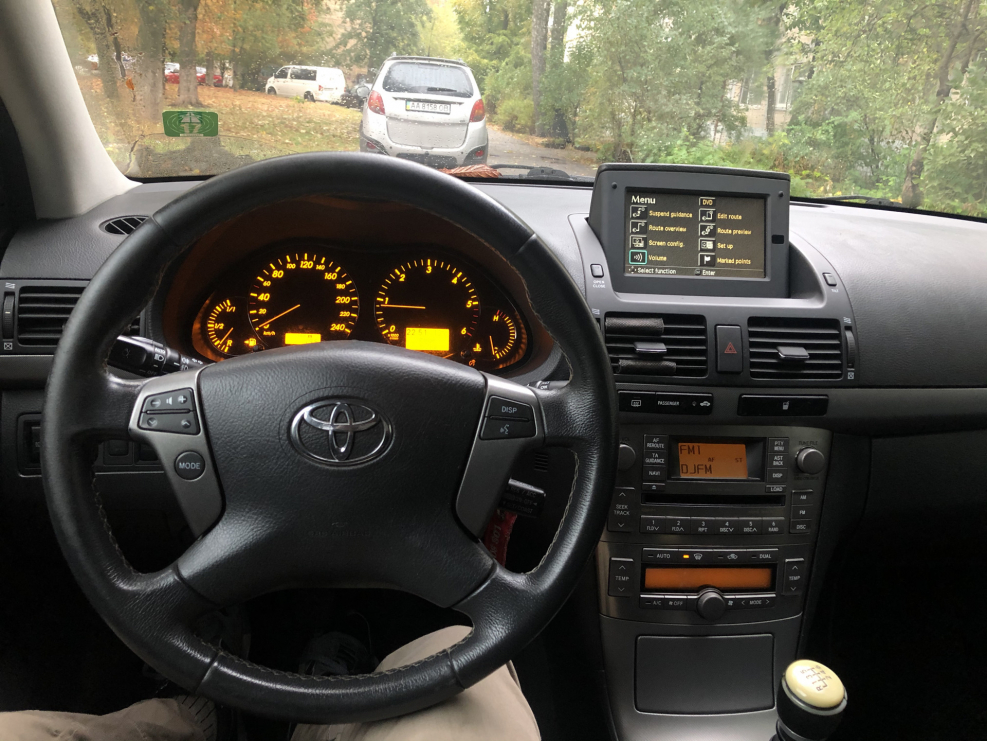 Toyota Avensis t250 салон