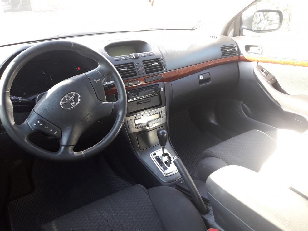 Toyota Avensis 2003-2008 салон