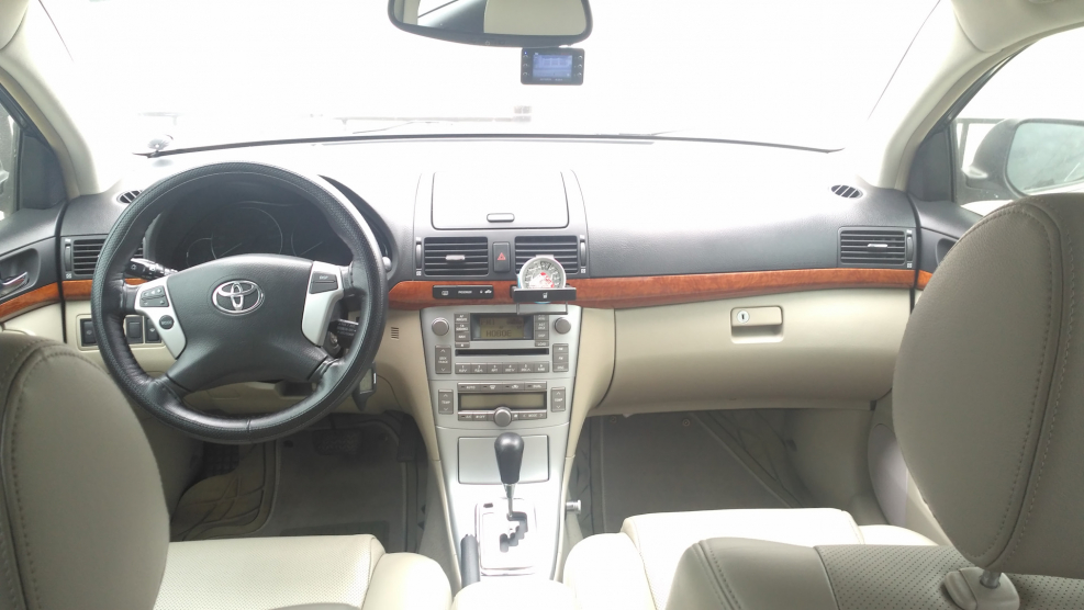 Toyota Avensis 2 салон