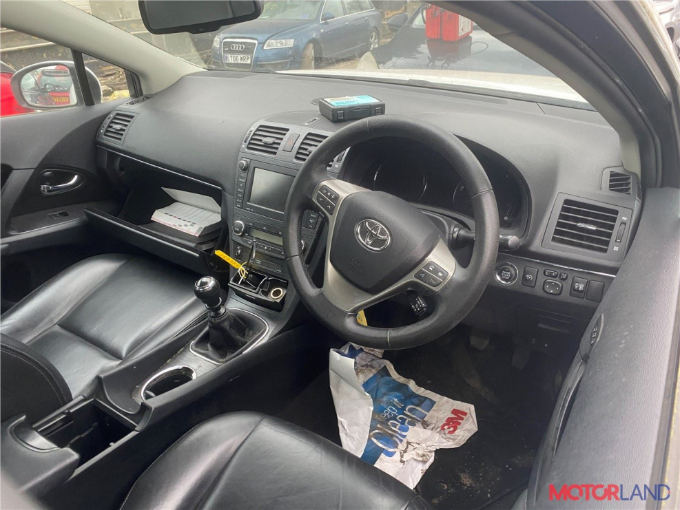 Toyota Avensis 2008 салон