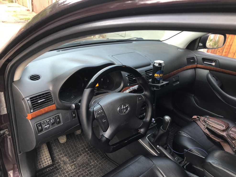 Toyota Avensis 2009 салон