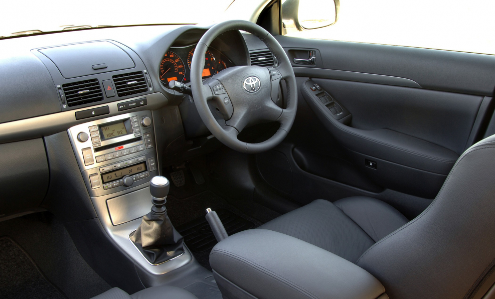 Toyota Avensis 2011 Interior