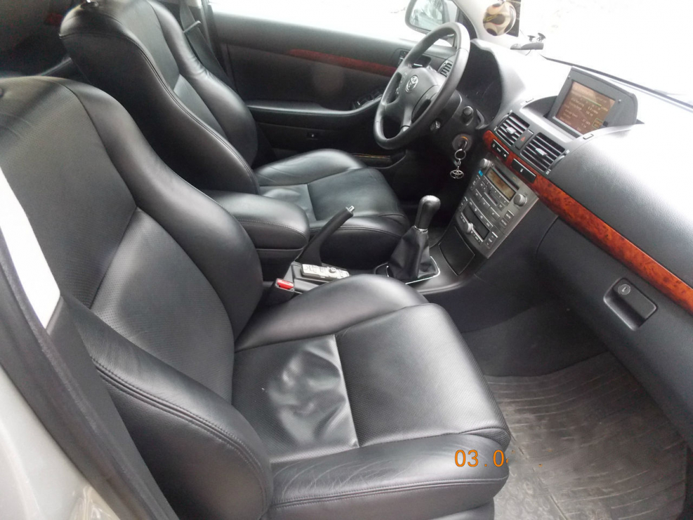 Toyota Avensis 2007 салон