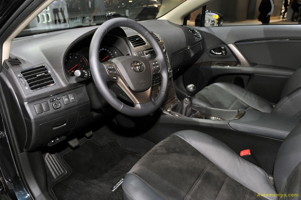 Toyota Avensis 2007 салон