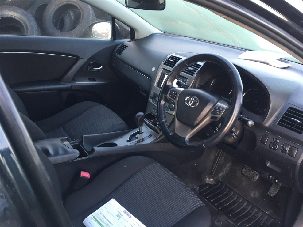 Toyota Avensis 2006 салон