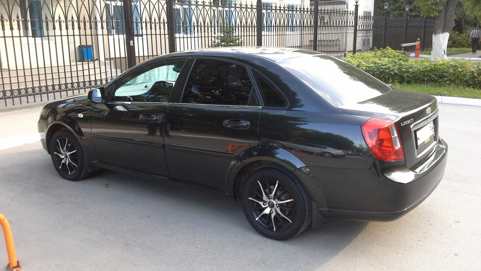 Лачетти седан черный