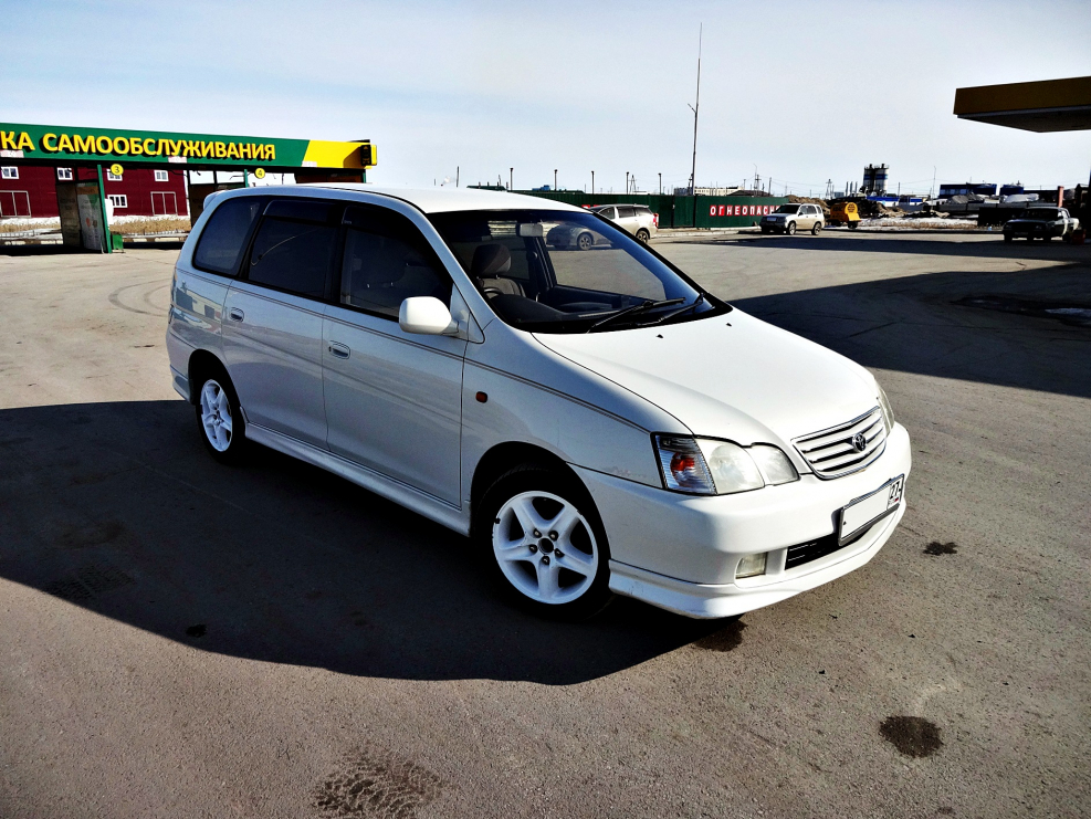 Тойота гайя. Toyota Gaia 2001. Toyota Gaia JDM. Тойота Гайя тюнинг. Тойота Гайя запчасти обвес в Казахстане.