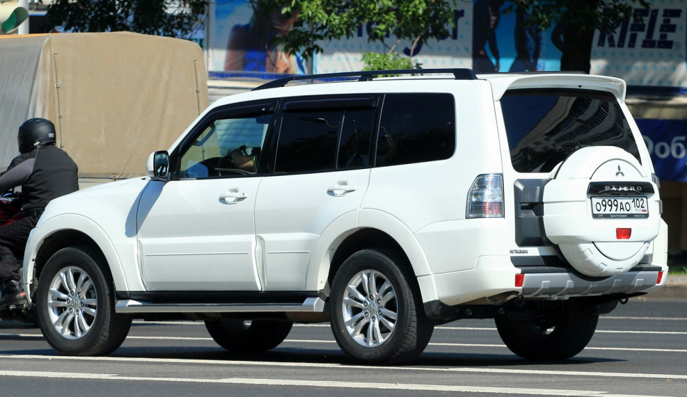 Mitsubishi Pajero 2015