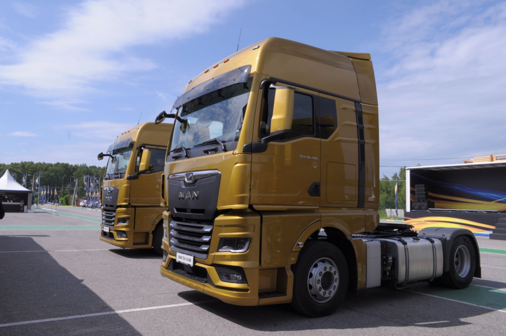 Man TGX Red